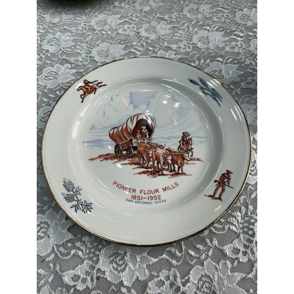 Vintage 1952 Eggshell Nautilus Pioneer Flour Mills San Antonio, Texas 10" Plate